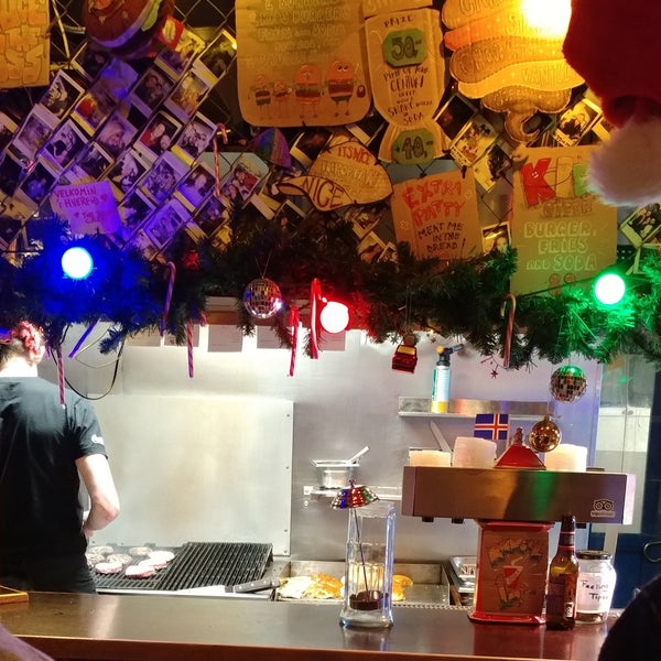 12/13/2017にRmiN ⭕.がTommi&#39;s Burger Jointで撮った写真