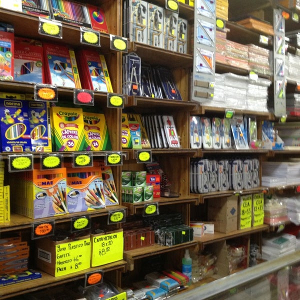 Papeleria "El Buen Estudiante" Tienda de material de oficina en Downtown