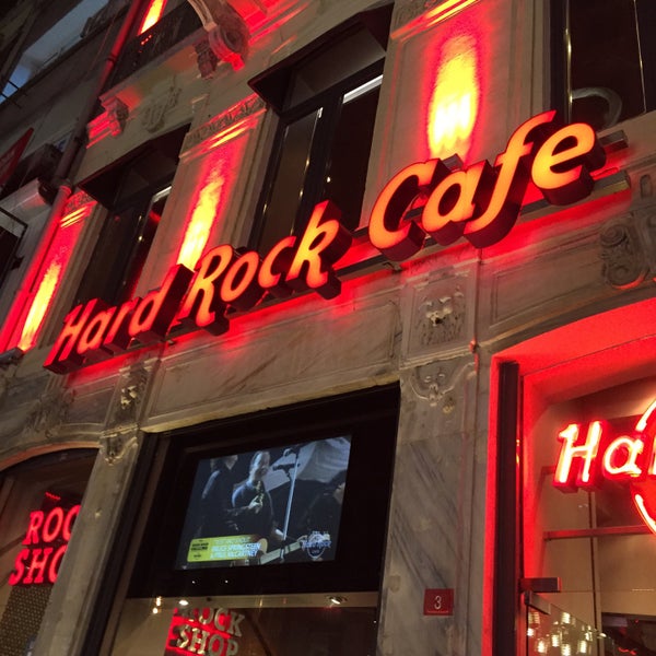Photo taken at Hard Rock Cafe Istanbul by Recep G. on 6/8/2015