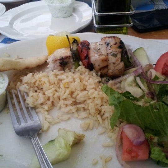 Foto tomada en Uncle Nick&#39;s Greek Cuisine  por Ethan el 9/21/2012