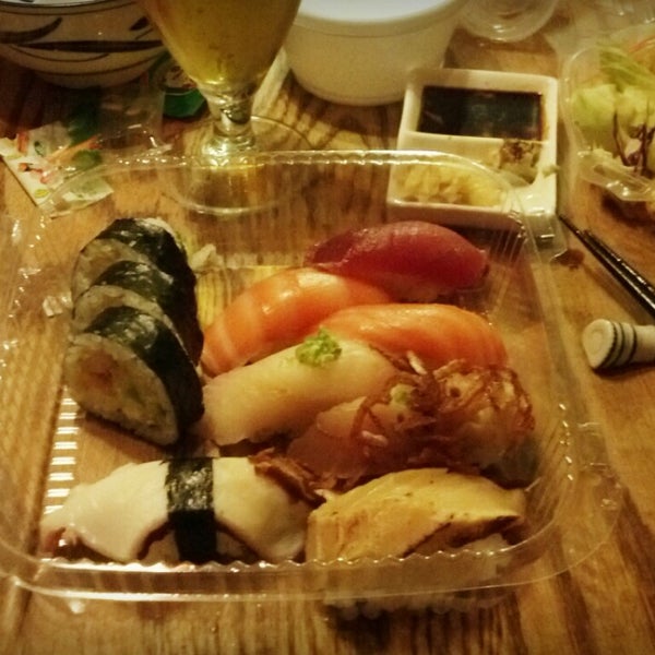 6/22/2013 tarihinde Marek M.ziyaretçi tarafından Awesome Sushi'de çekilen fotoğraf