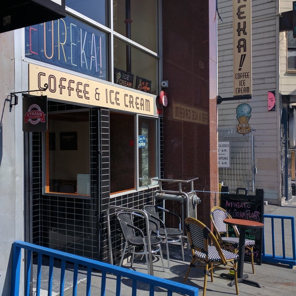 Foto tomada en Eureka! Cafe at 451 Castro Street  por Jeff L. el 8/11/2016