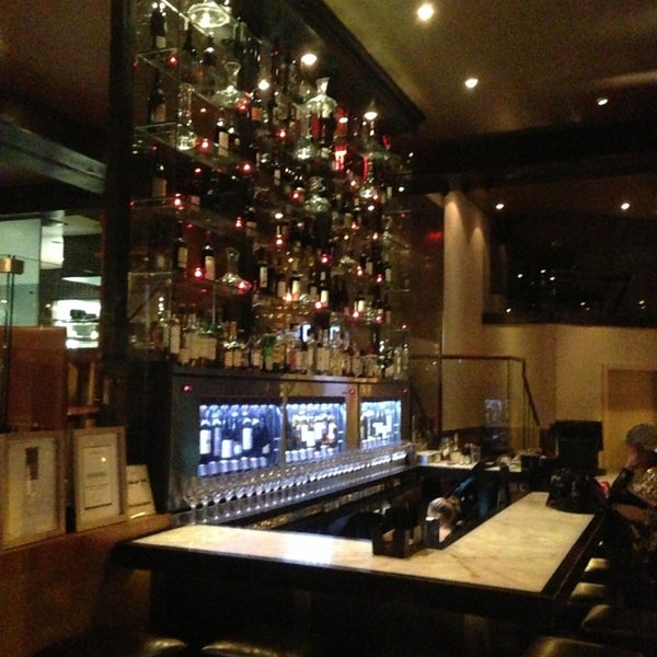 1/30/2013 tarihinde Ryan F.ziyaretçi tarafından Cibo Wine Bar'de çekilen fotoğraf