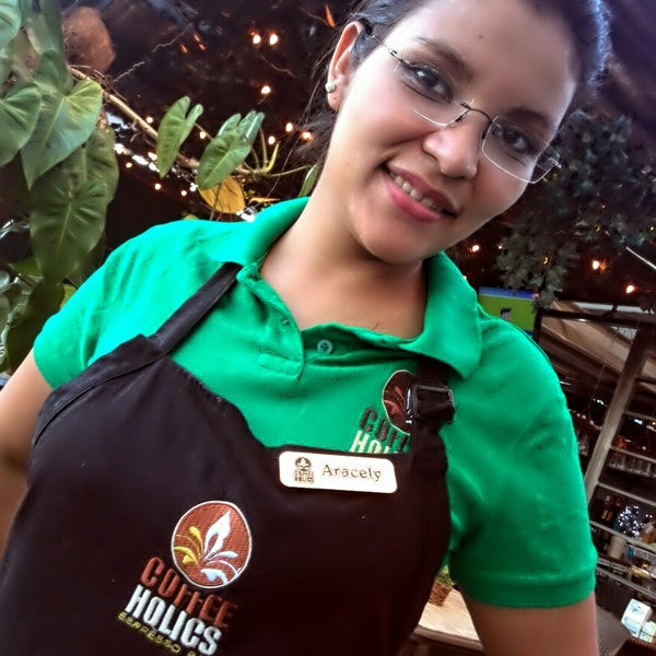รูปภาพถ่ายที่ CoffeeHolics Espresso Bar โดย Marcela d. เมื่อ 12/5/2014