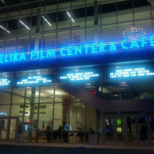 10/16/2012 tarihinde Jordan R.ziyaretçi tarafından Angelika Film Center at Mosaic'de çekilen fotoğraf