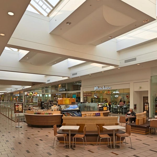 Plaza West Covina Centro comercial en West Covina Central Business