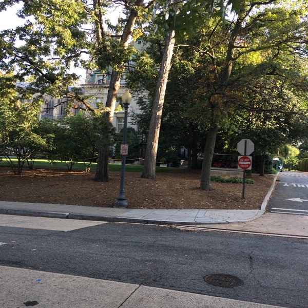 Das Foto wurde bei National Cathedral School von Nick N. am 9/26/2017 aufgenommen