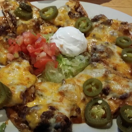 Photo taken at Chili&#39;s Grill &amp; Bar by Dennis R. on 3/29/2014