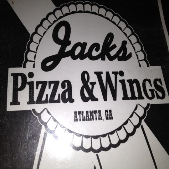 รูปภาพถ่ายที่ Jack&#39;s Pizza &amp; Wings โดย Krystle P. เมื่อ 9/15/2012