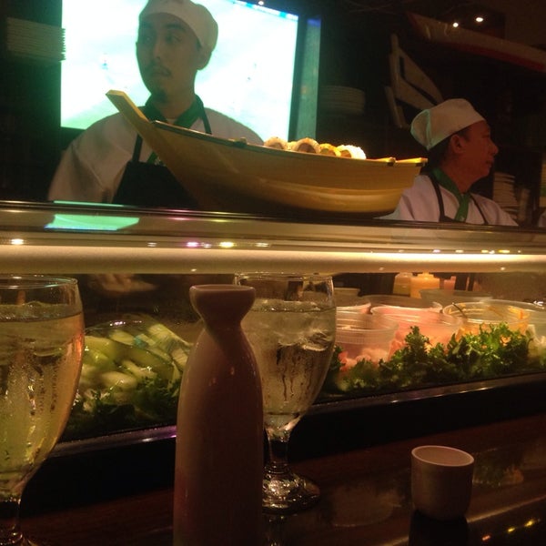 6/13/2014에 Kelly H.님이 Sushi Yama Asian Bistro에서 찍은 사진
