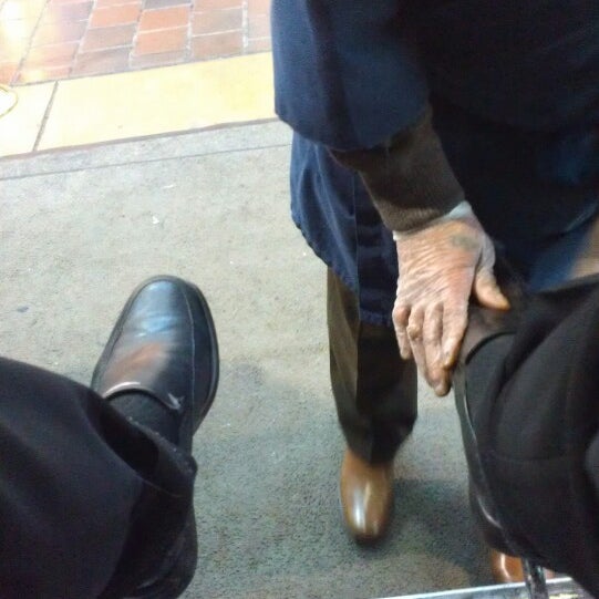 Das Foto wurde bei Union Station Shoe Shine von Dan R. am 2/21/2013 aufgenommen
