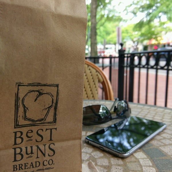 Foto tirada no(a) Best Buns Bread Company por Dan R. em 5/10/2017