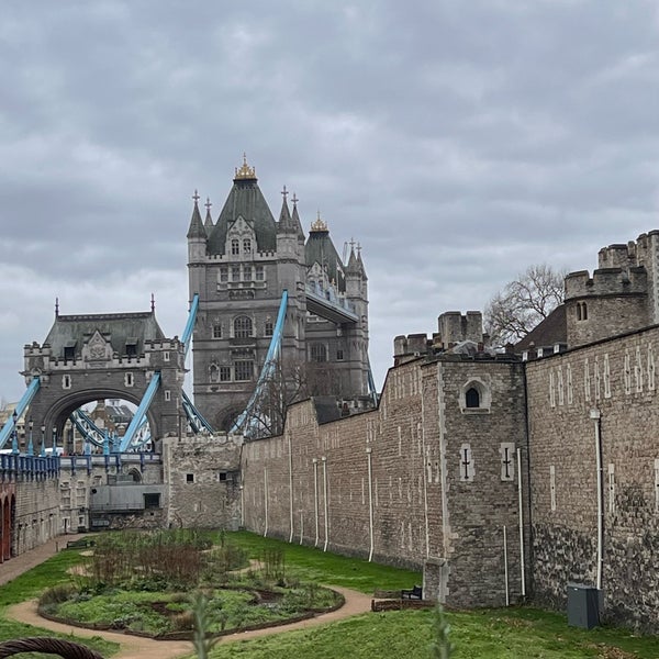 รูปภาพถ่ายที่ Tower of London โดย RidersGuru C. เมื่อ 1/6/2024