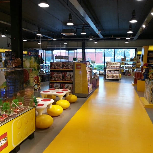 photos à toys xl - magasin de jouets/de jeux à middelburg