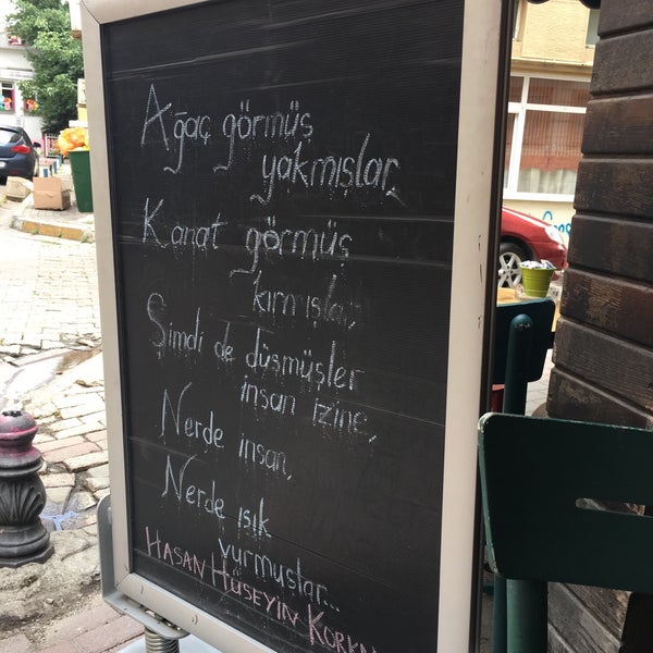 Foto scattata a Tosbağa Cafe da Beril Irem S. il 7/14/2017