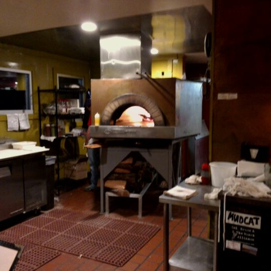 Foto tomada en Shorty&#39;s Pizza - Tucker  por Alex T. el 12/2/2012