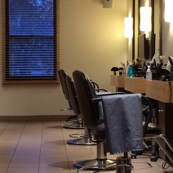 Le Pascha Salon Barbershop In Snowdon