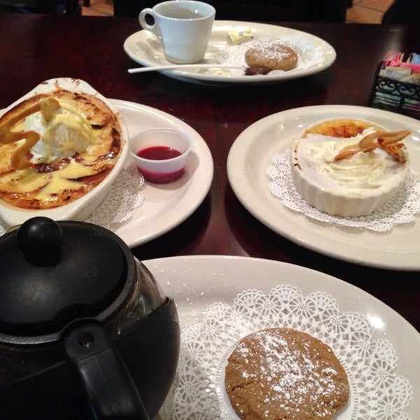 Снимок сделан в Ruggles Cafe Bakery пользователем Choongwon(Steven) L. 12/15/2013