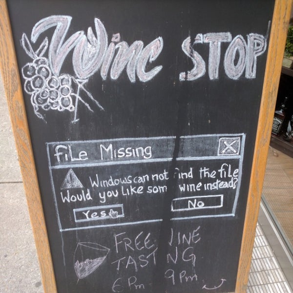รูปภาพถ่ายที่ Wine Stop NYC โดย Brief E. เมื่อ 7/3/2016