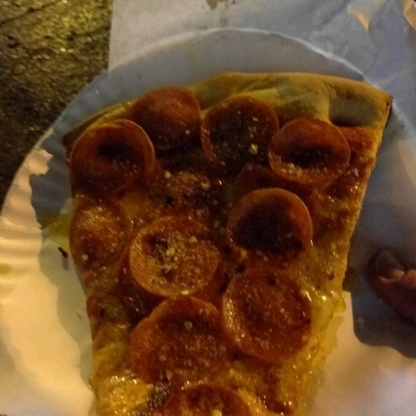 10/1/2016 tarihinde Brief E.ziyaretçi tarafından Polito&#39;s Pizza'de çekilen fotoğraf