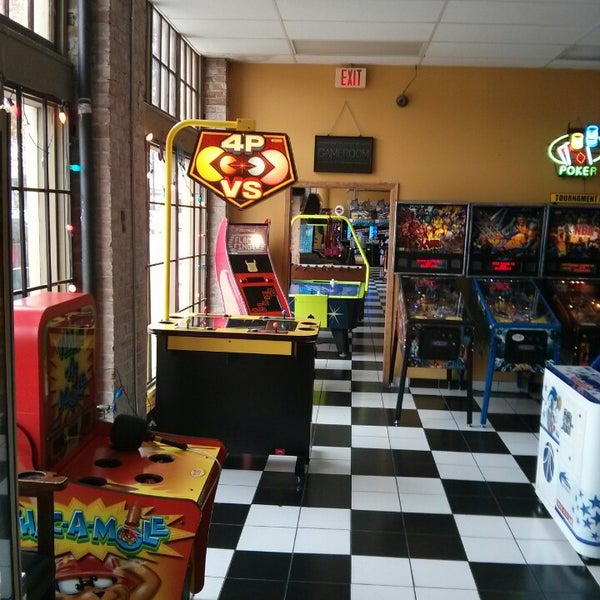 Photo taken at Joystix Classic Games &amp; Pinballs by Nicole on 12/6/2013