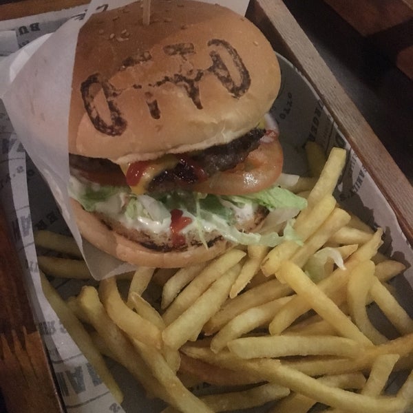 Снимок сделан в OTTOBROS Burger &amp; Coffee ANT пользователем PNR🧚‍♀️ 1/21/2019