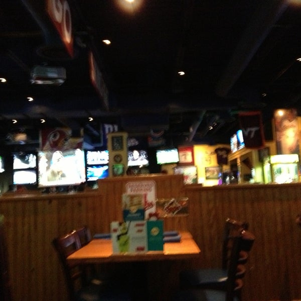 Photo taken at Glory Days Grill by Melissa W. on 1/24/2013