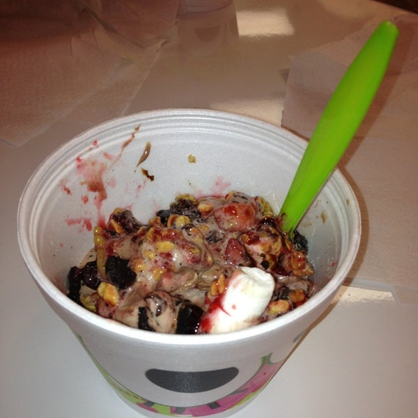 sweetFrog Premium Frozen Yogurt 2 tips