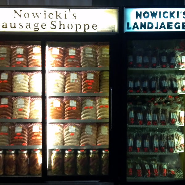 Foto scattata a Nowicki&#39;s Sausage Shoppe da Nowicki&#39;s Sausage Shoppe il 1/30/2015