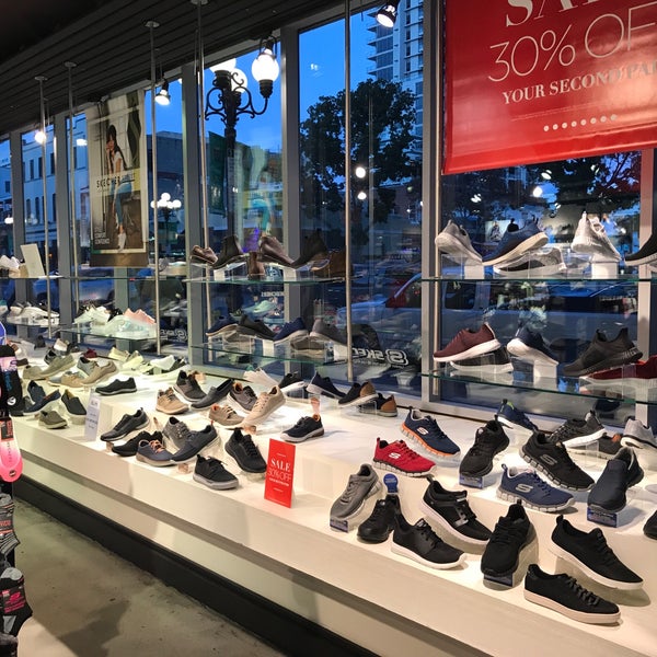 deeltje kan zijn matras SKECHERS Retail - Shoe Store in San Diego