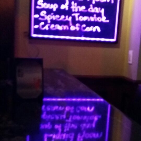 รูปภาพถ่ายที่ Liquid Room Restaurant &amp; Bar โดย Jayson M. เมื่อ 2/15/2014