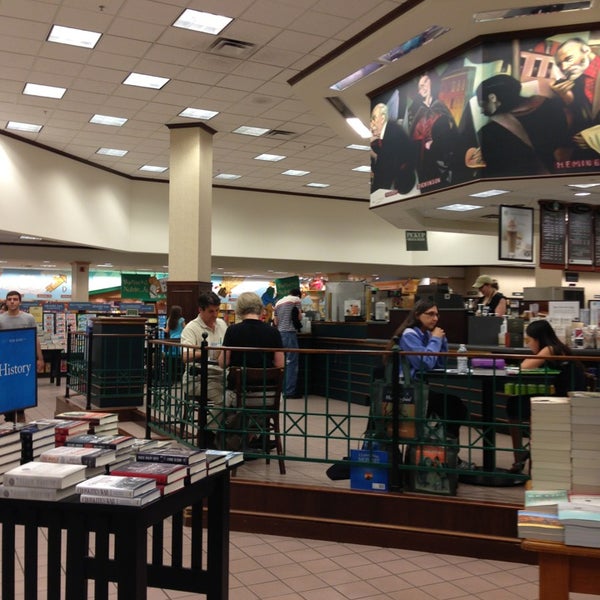 Photos At Barnes Noble Rain Tree 19 Tips