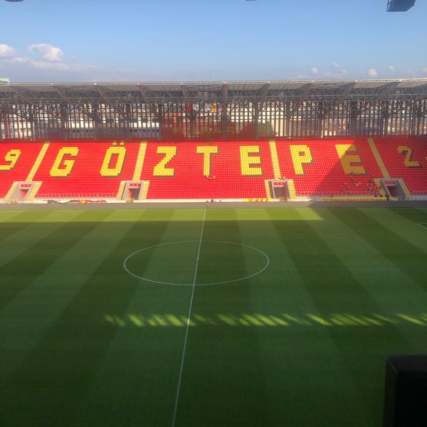 Fotos Bei Goztepe Gursel Aksel Stadyumu Fussballstadion In Konak