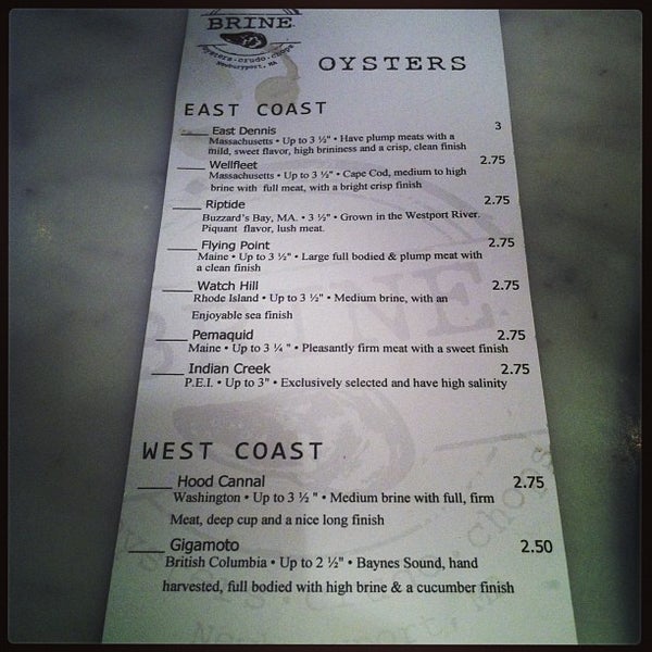 รูปภาพถ่ายที่ Brine Oyster Bar โดย Steve N. เมื่อ 6/2/2013