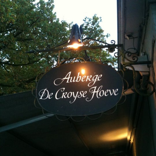 Photo taken at Auberge de Croyse Hoeve Restaurant by Frugel on 10/22/2012