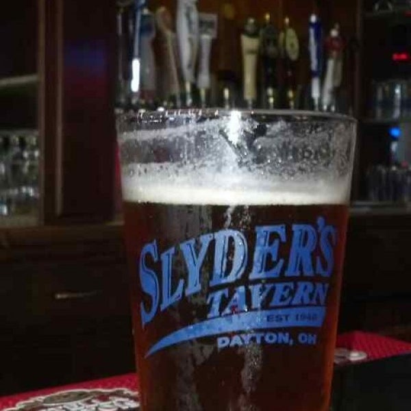 Foto tomada en Slyder&#39;s Tavern  por mike m. el 5/15/2013
