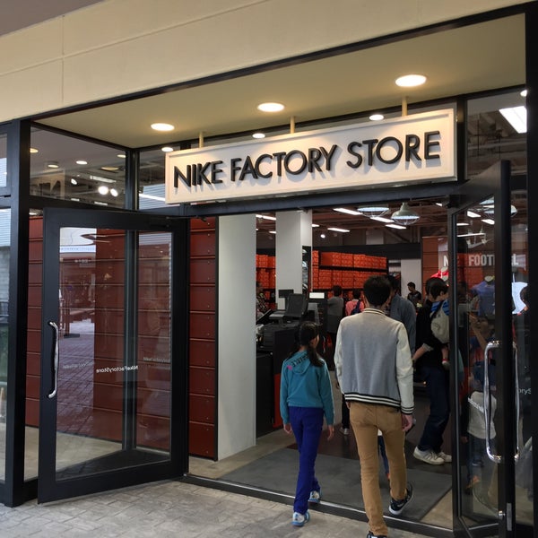 nike outlet hyde park
