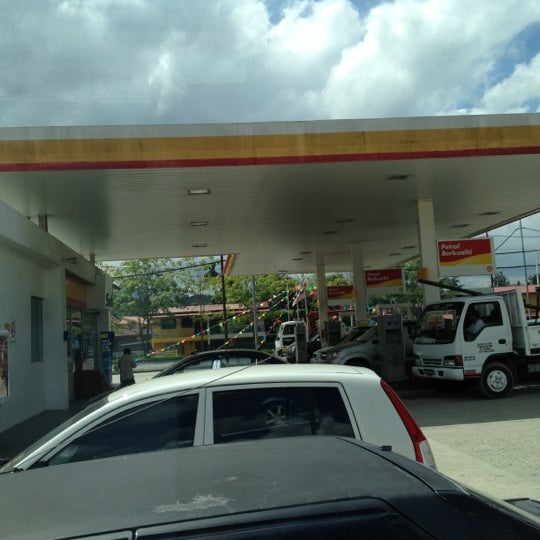 Photo taken at Shell by Busy B. on 11/8/2012