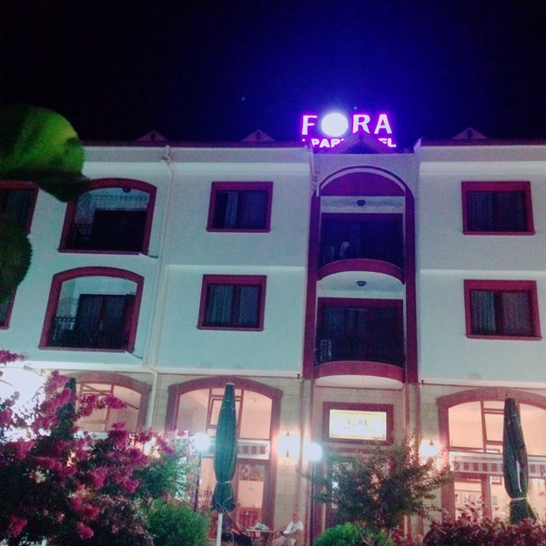 รูปภาพถ่ายที่ Fora Apart Hotel โดย Tuğçe Ö. เมื่อ 8/30/2016