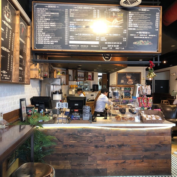 3/7/2019에 jon p.님이 Crema Gourmet Espresso Bar에서 찍은 사진