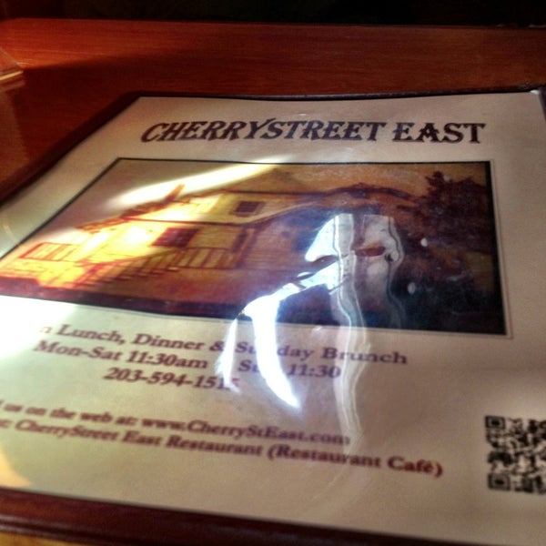 Foto scattata a Cherry Street East Cafe da jon p. il 3/1/2013