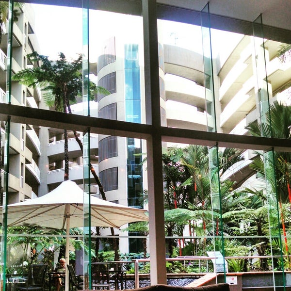 Foto diambil di DoubleTree by Hilton Hotel Cairns oleh Glennia C. pada 6/20/2015