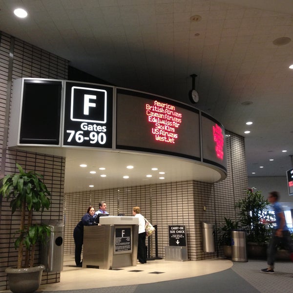 Photo prise au Aéroport international de Tampa (TPA) par Paty S. le5/14/2013