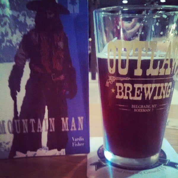 รูปภาพถ่ายที่ Outlaw Brewing โดย Jesse B. เมื่อ 12/28/2014