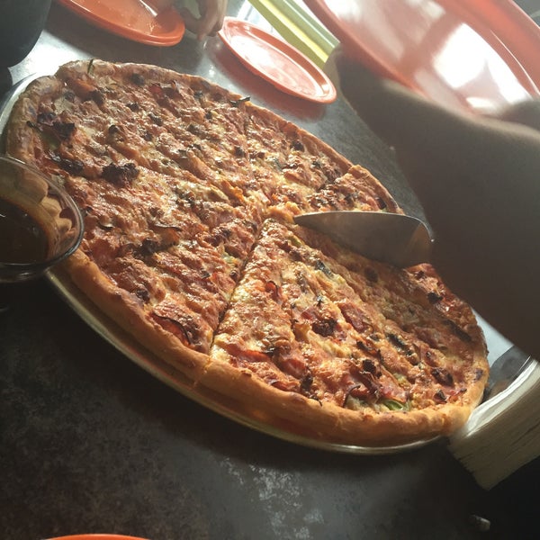 Vitor's Pizza Encino 18