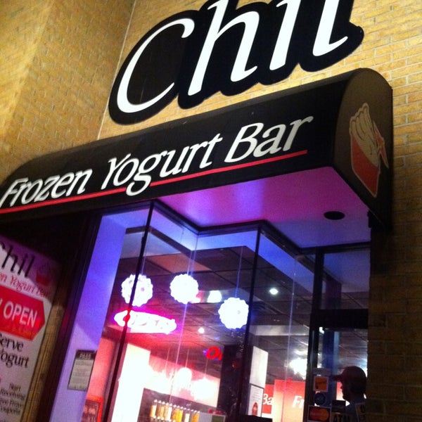 8/18/2013에 Heather J L.님이 Chil Frozen Yogurt Bar에서 찍은 사진