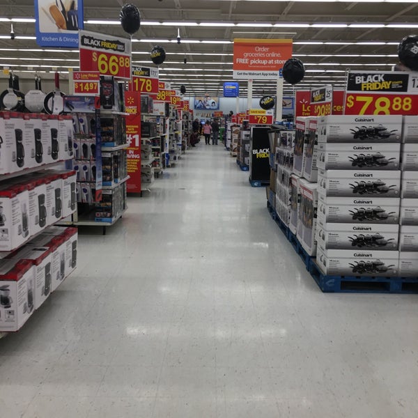 Walmart Supercentre St. Albert'de Hipermarket