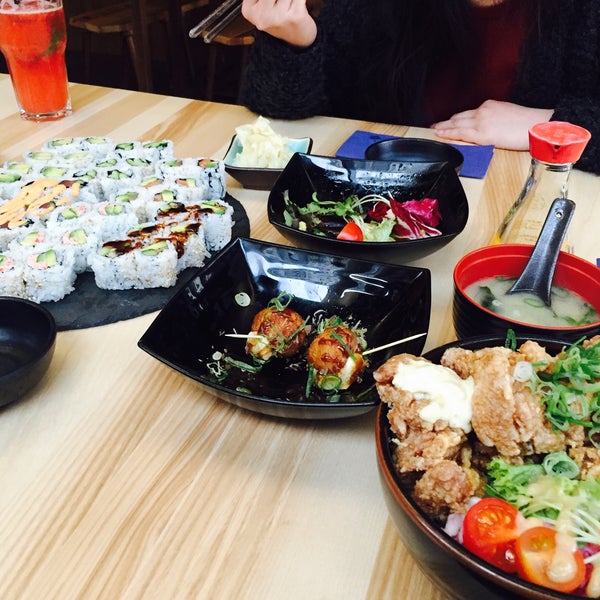 Photo taken at Hashi Japanese Kitchen by Lian H. on 3/18/2016
