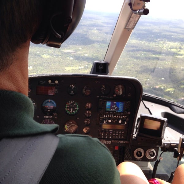 8/23/2014 tarihinde Art L.ziyaretçi tarafından Safari Helicopters'de çekilen fotoğraf