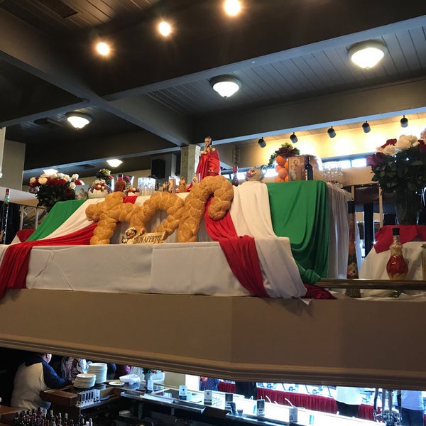 Снимок сделан в Papa Joe&#39;s Italian Restaurant пользователем Jeff R. 3/19/2019